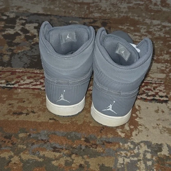 Jordan 1 Sneakers - Picture 2 of 4